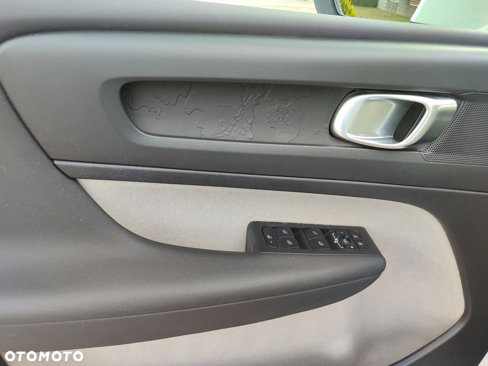 Volvo XC 40 T3 Momentum - 26