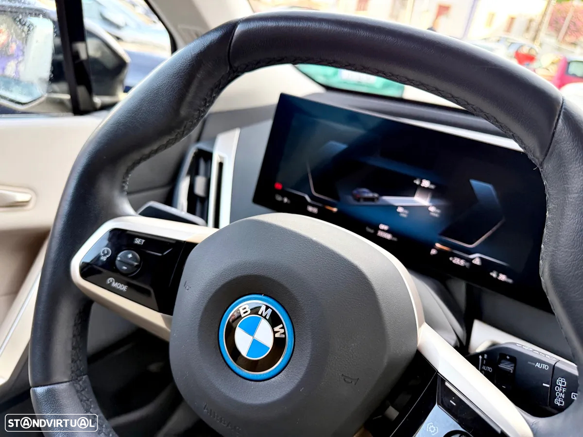 BMW iX xDrive 40 - 13