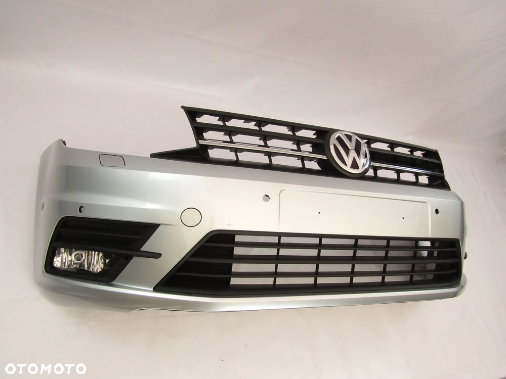 Zderzak przedni VW Caddy LIfe 15 - 20 Sprysk. / Pdc-6 Lakier LA7W - 13
