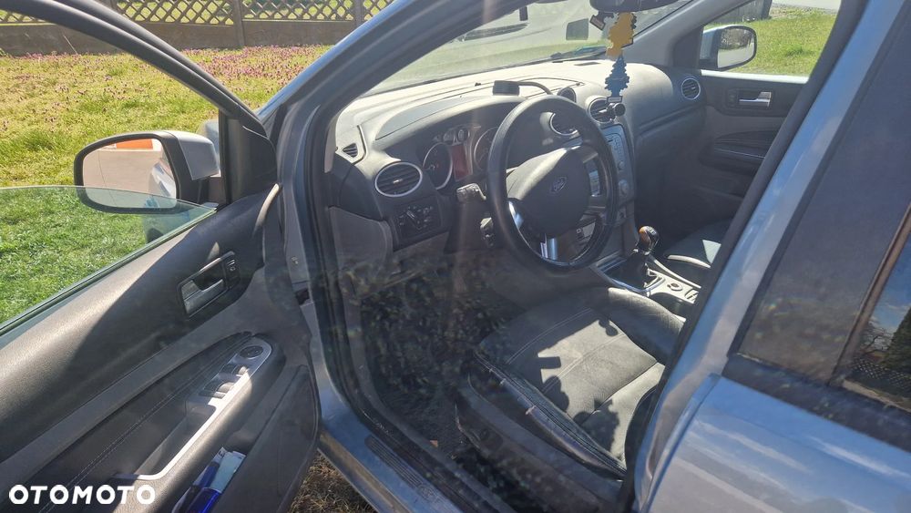 Ford Focus 1.6 TDCi DPF Titanium - 13