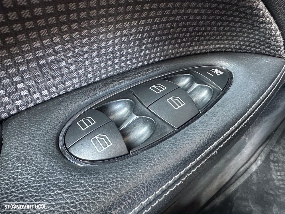 Mercedes-Benz E 220 CDI Avantgarde DPF - 34