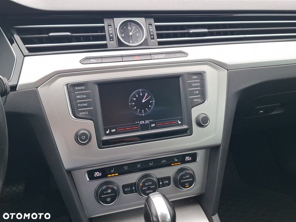Volkswagen Passat 2.0 TDI BMT Comfortline DSG - 25