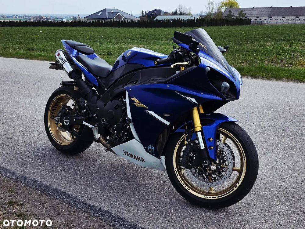 Yamaha R1 - 1