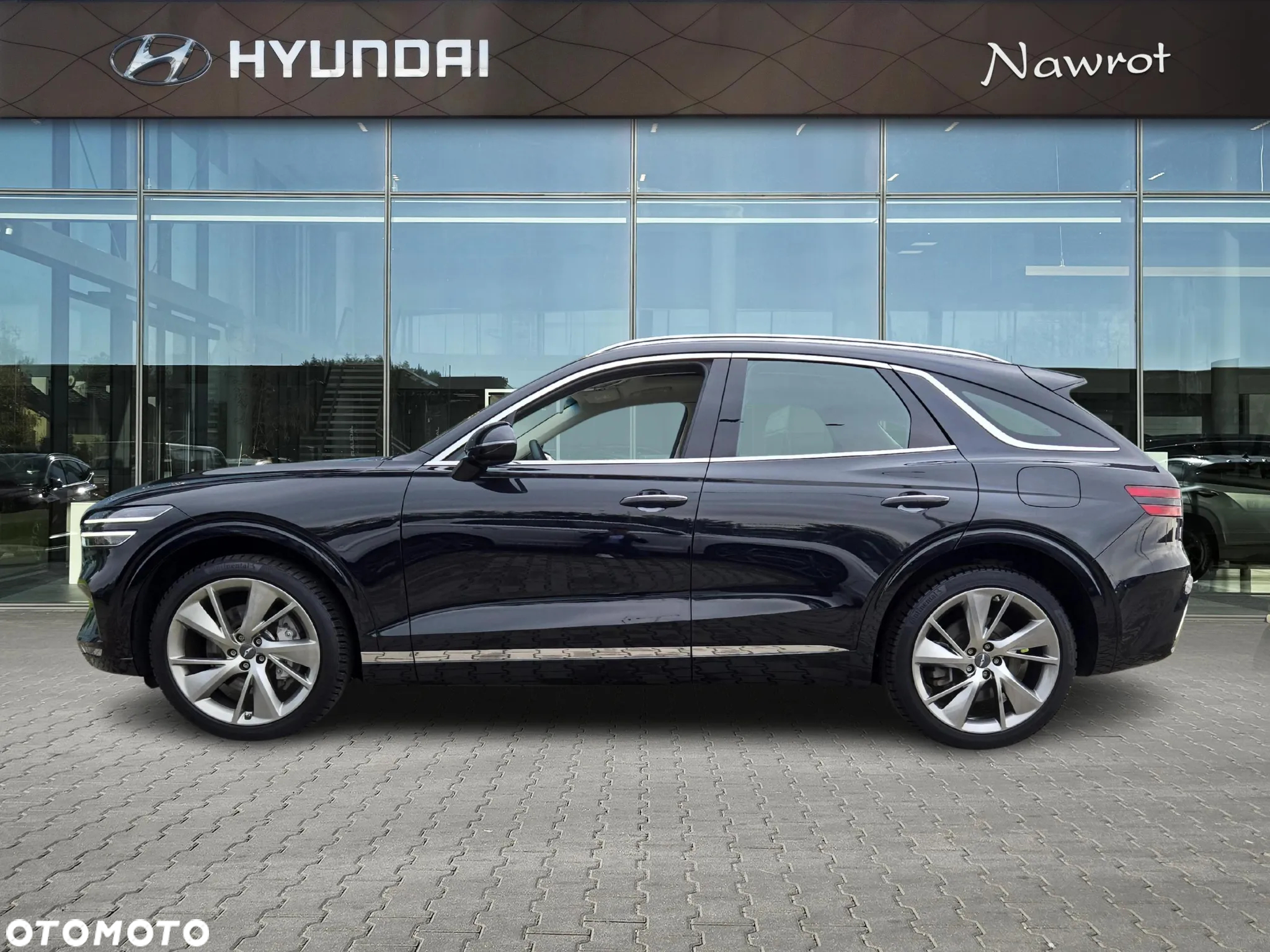 Genesis GV70 2.5T AWD AT8 Luxury Line - 2