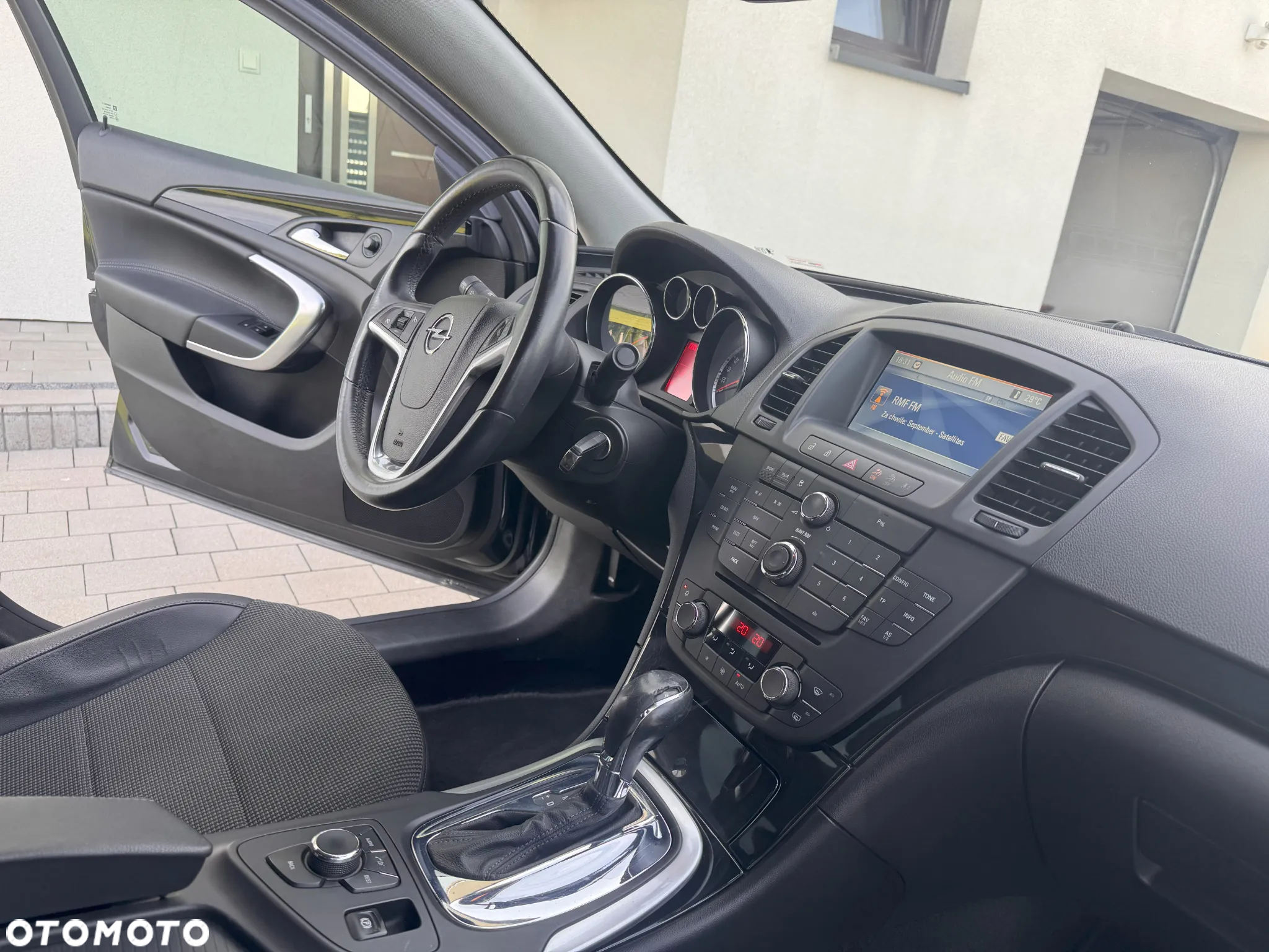 Opel Insignia - 12