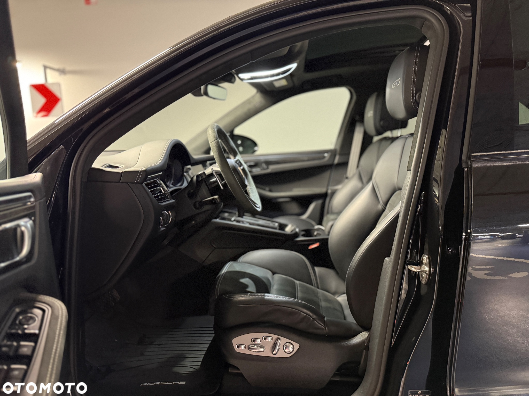 Porsche Macan GTS - 30