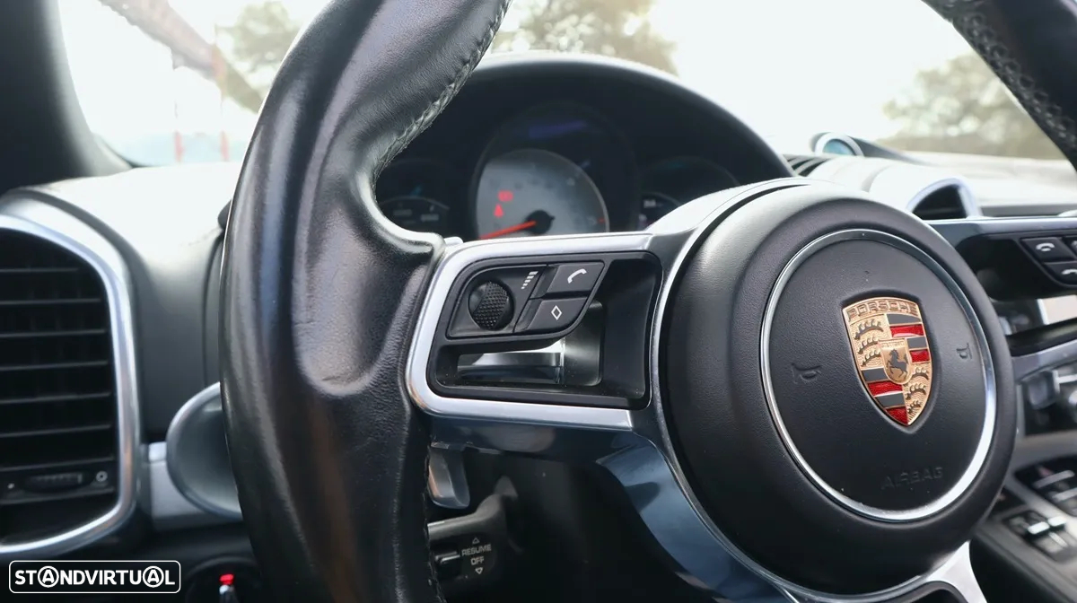 Porsche Cayenne S - 43