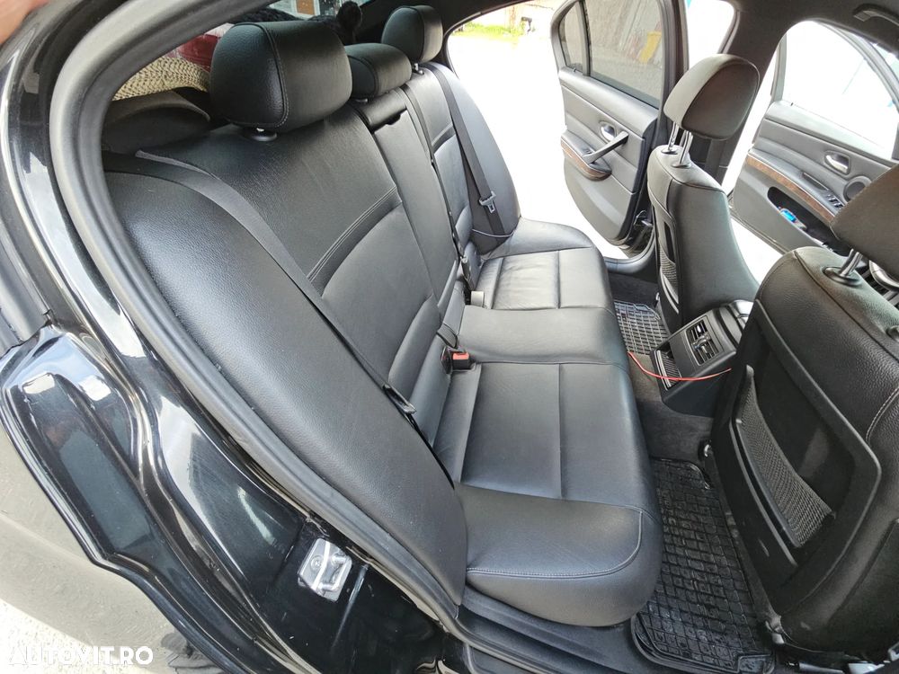BMW Seria 3 320d - 11