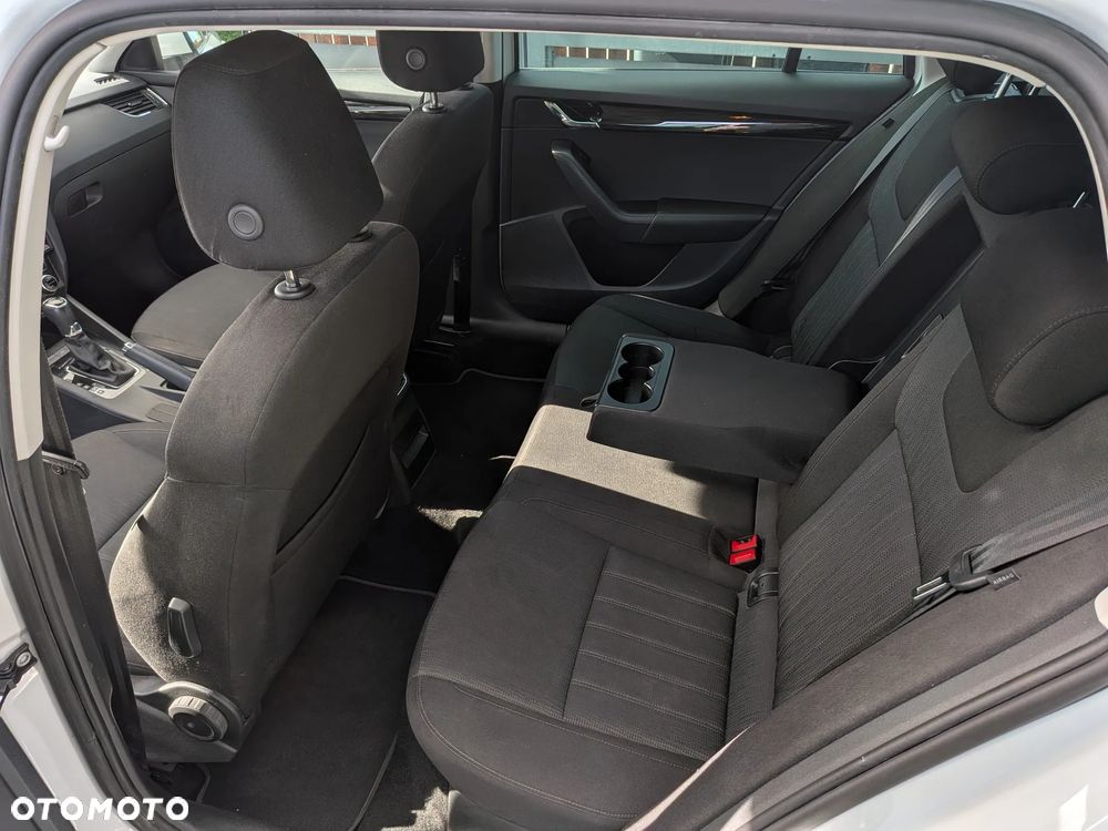 Skoda Octavia 1.5 TSI ACT Style DSG - 6