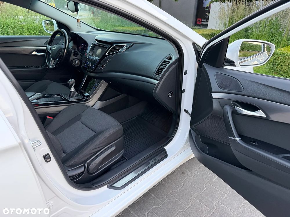 Hyundai i40 Kombi blue 1.7 CRDi Family - 22