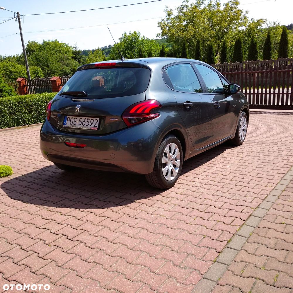 Peugeot 208 - 4