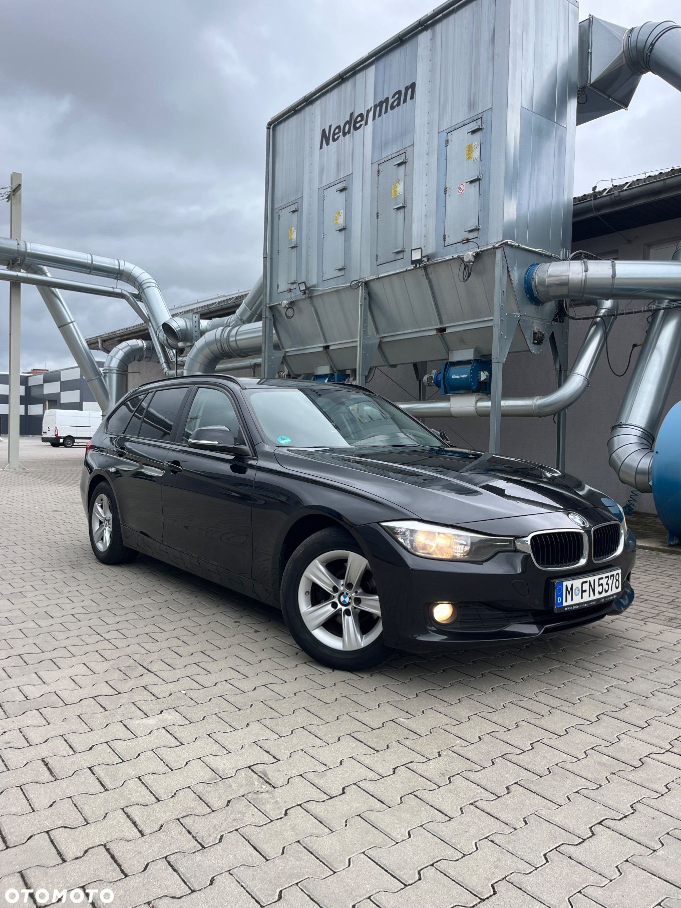 BMW Seria 3 318d Touring - 4