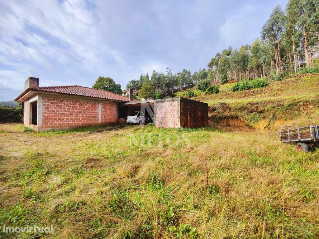Moradia térrea T3 em construção, situada em Estorãos - Grande imagem: 5/11