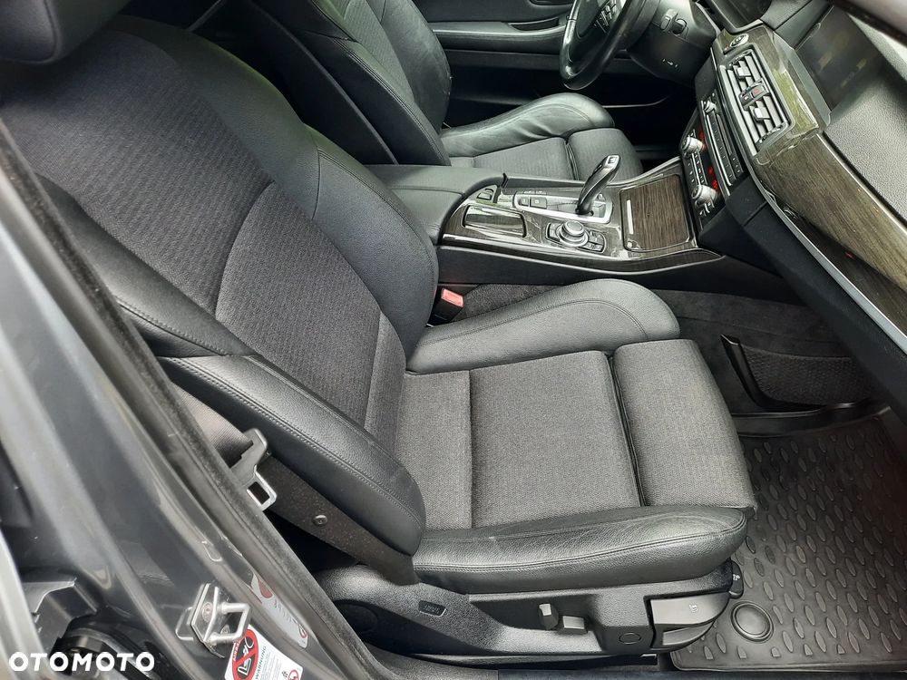 BMW Seria 5 530d xDrive - 15