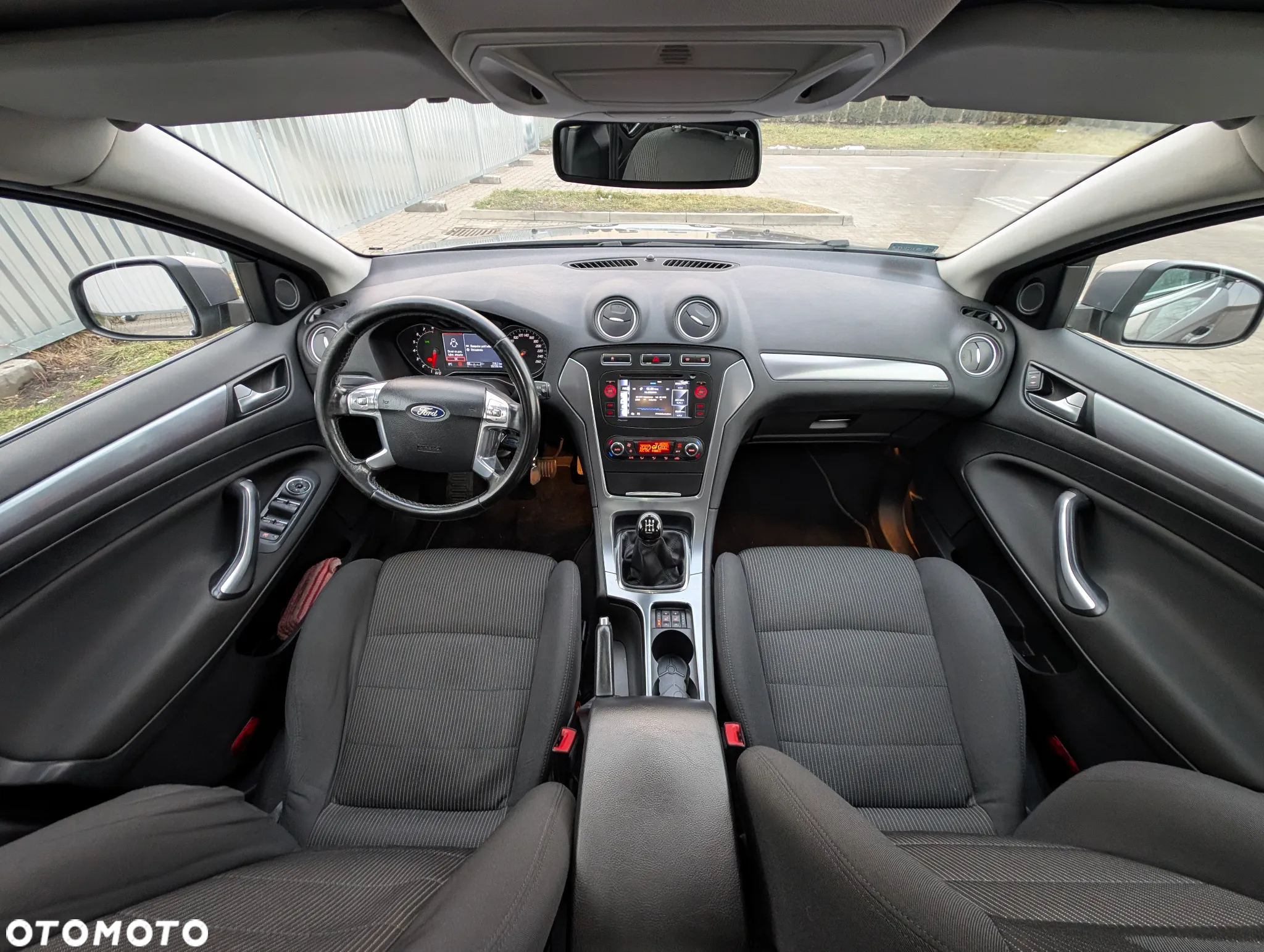 Ford Mondeo - 28
