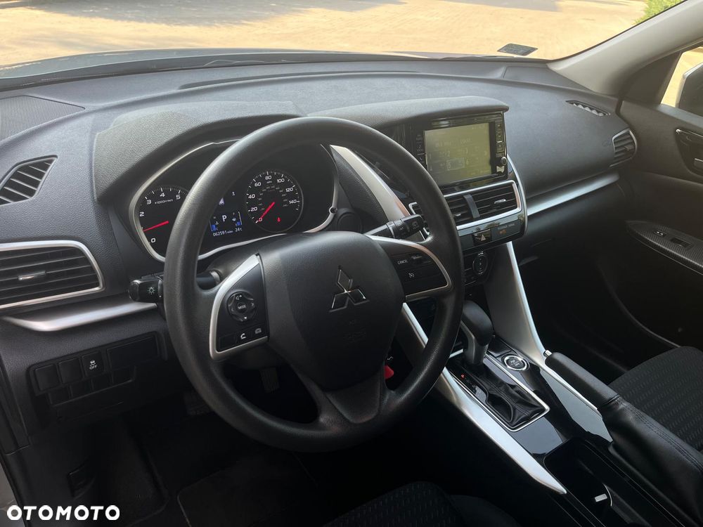 Mitsubishi Eclipse Cross - 11