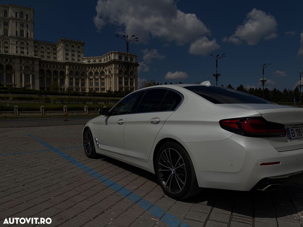 BMW Seria 5 530d xDrive AT MHEV - 14