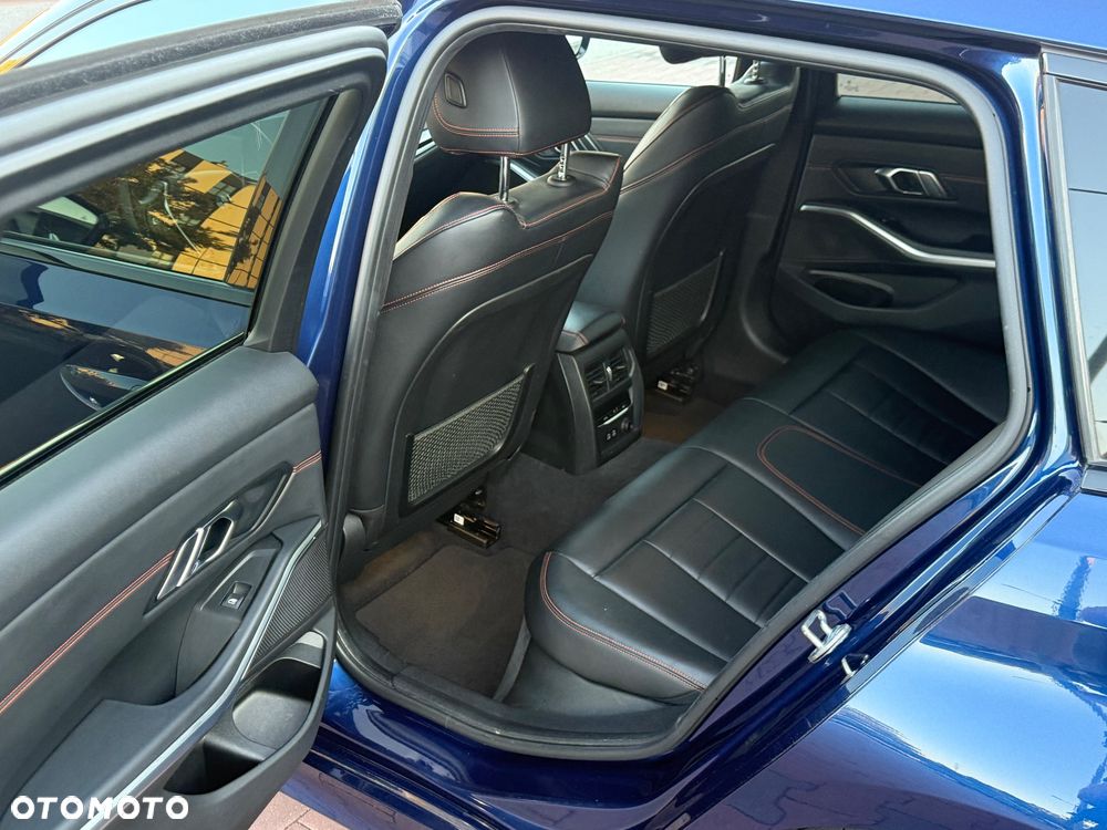 BMW Seria 3 320d Sport Line - 14