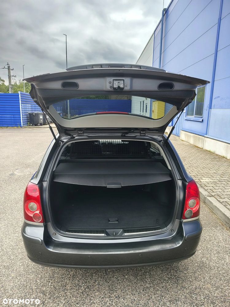 Toyota Avensis 2.2 D-4D X Premium - 11