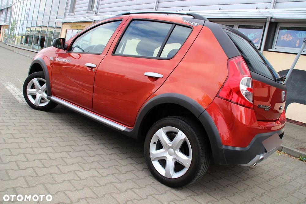Dacia Sandero Stepway 1.6 - 13