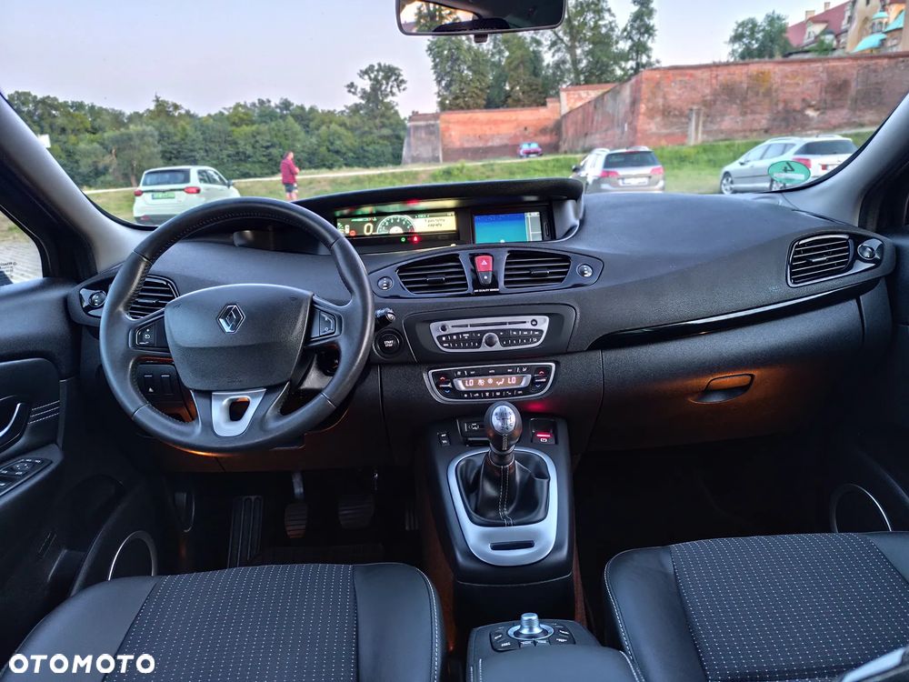 Renault Scenic 1.6 16V 110 Paris - 16