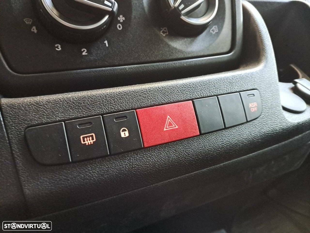 Peugeot Boxer 2.2 BlueHDi 165 S&S 335 L2H2 - 24