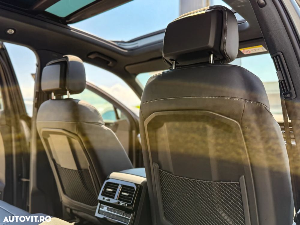 Volkswagen Touareg V6 TDI 4MOTION R-Line - 10