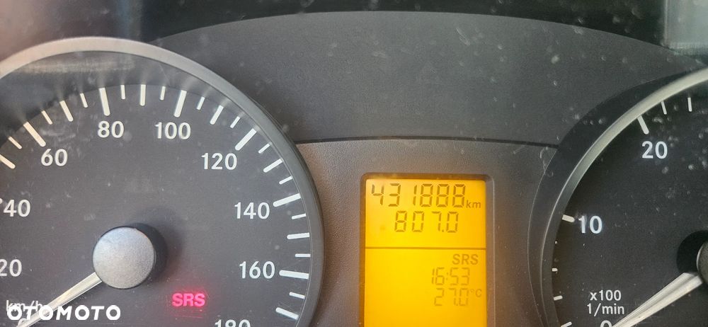 Mercedes-Benz Sprinter - 9