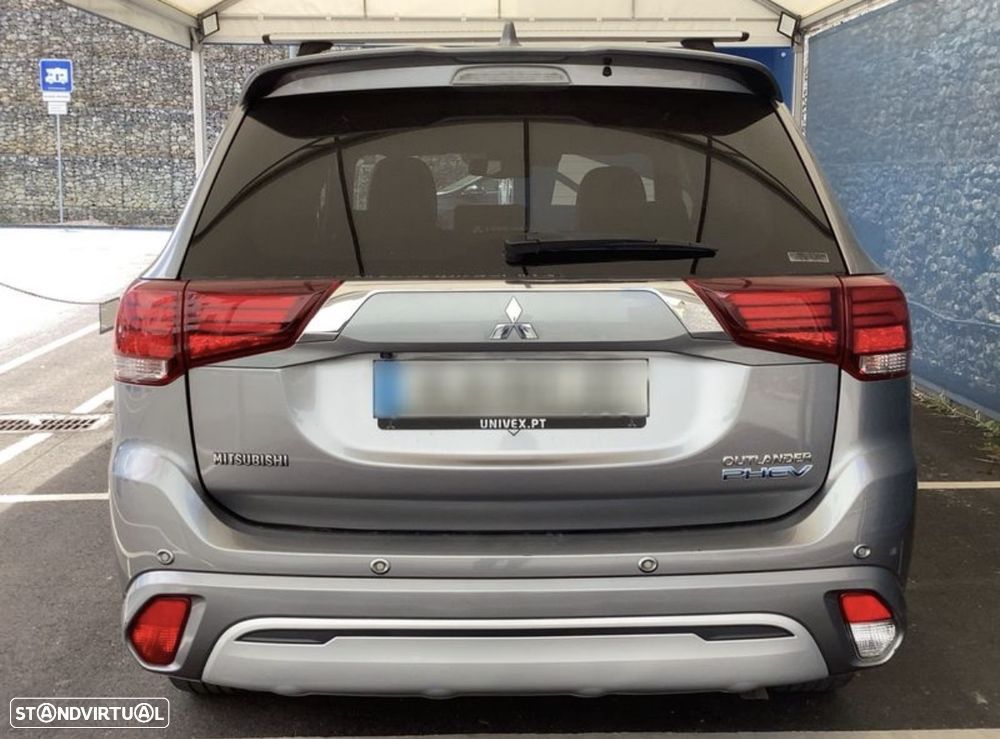 Mitsubishi Outlander - 3