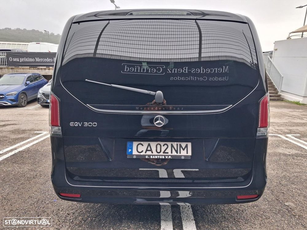 Mercedes-Benz eqv - 7
