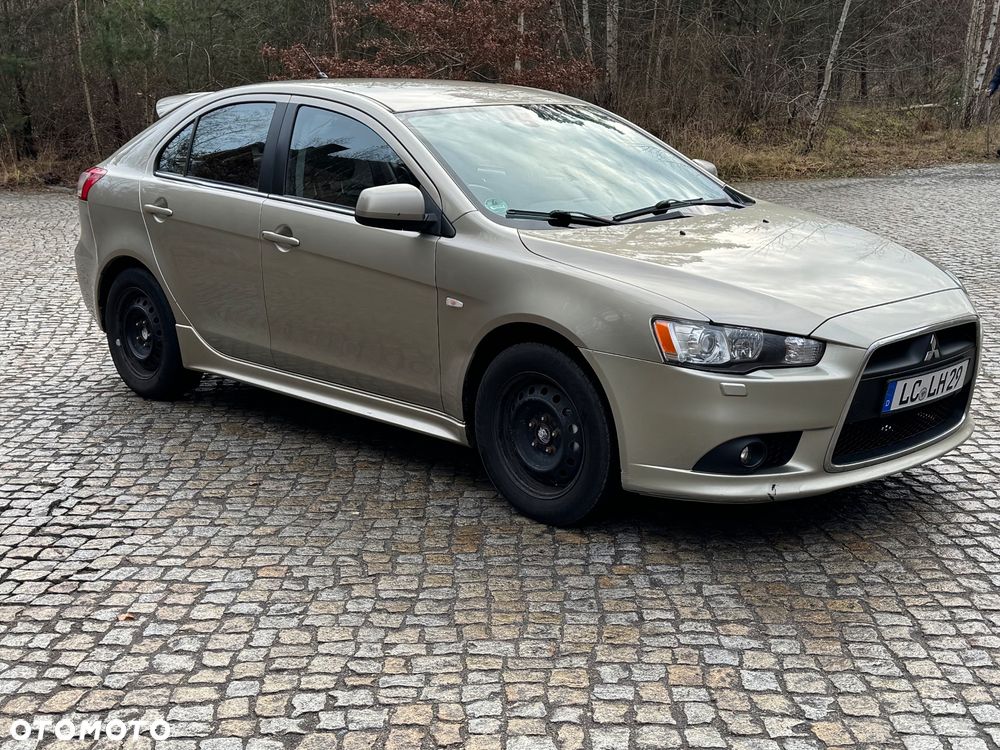 Mitsubishi Lancer 1.8 Invite - 3