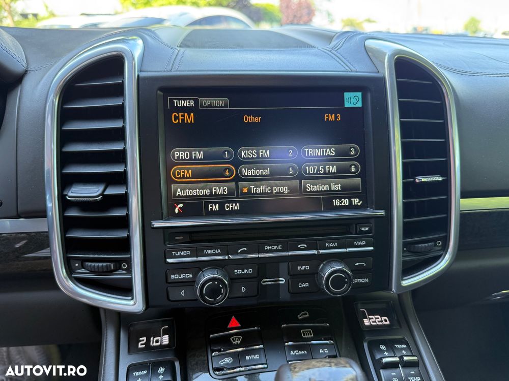 Porsche Cayenne Platinum Edition - 33