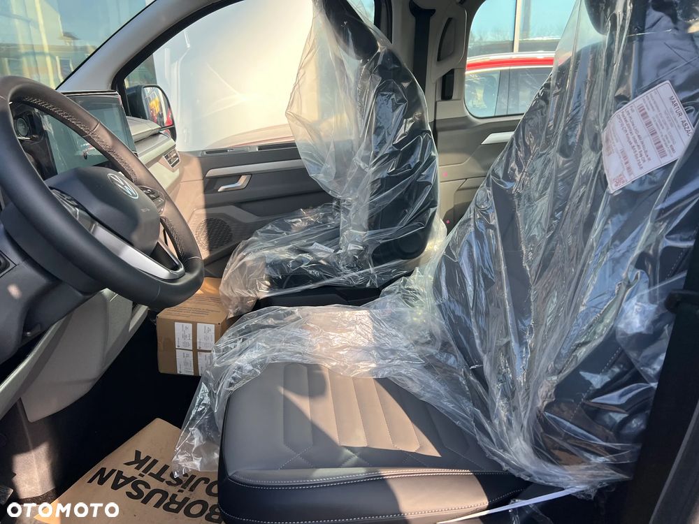 Volkswagen Caravelle - 12