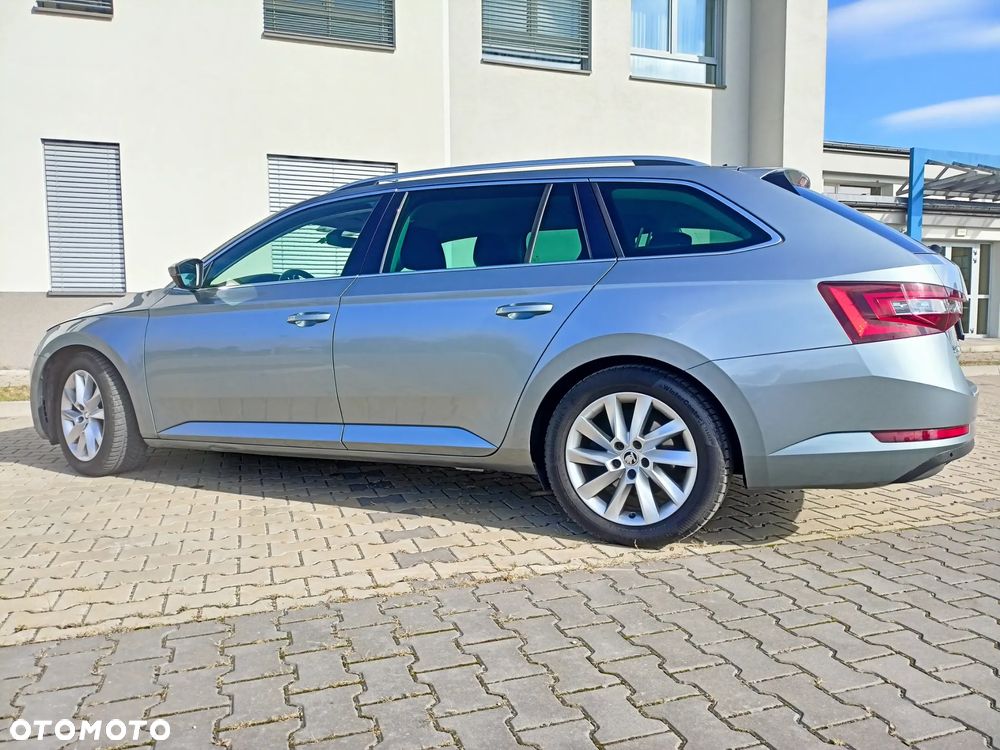 Skoda Superb 2.0 TDI Style - 10