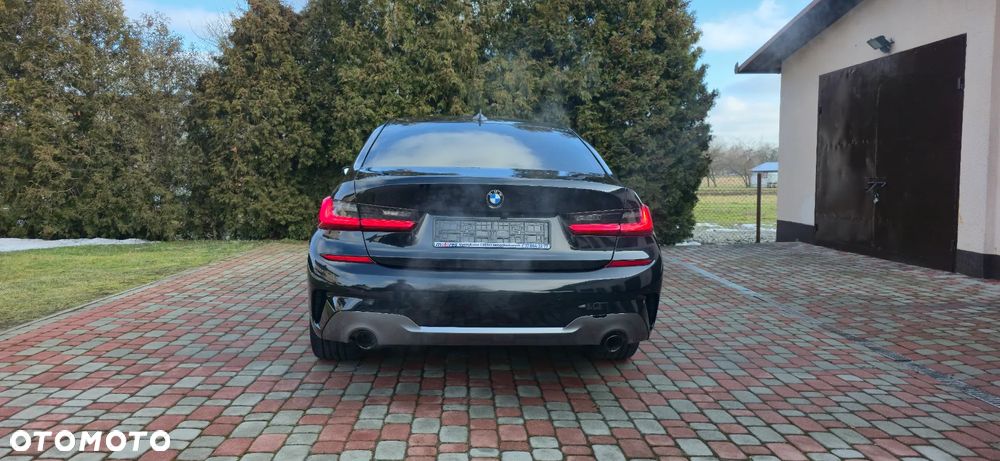 BMW Seria 3 330e M Sport - 6