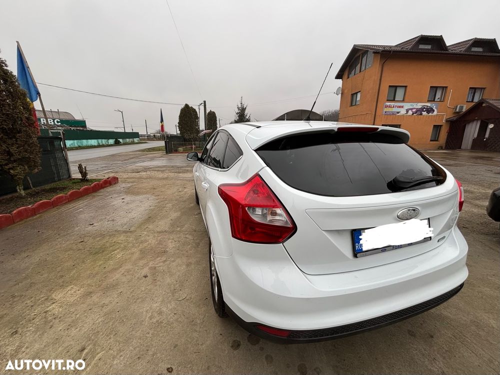 Ford Focus 1.6 TDCI DPF Start-Stopp-System Titanium - 5