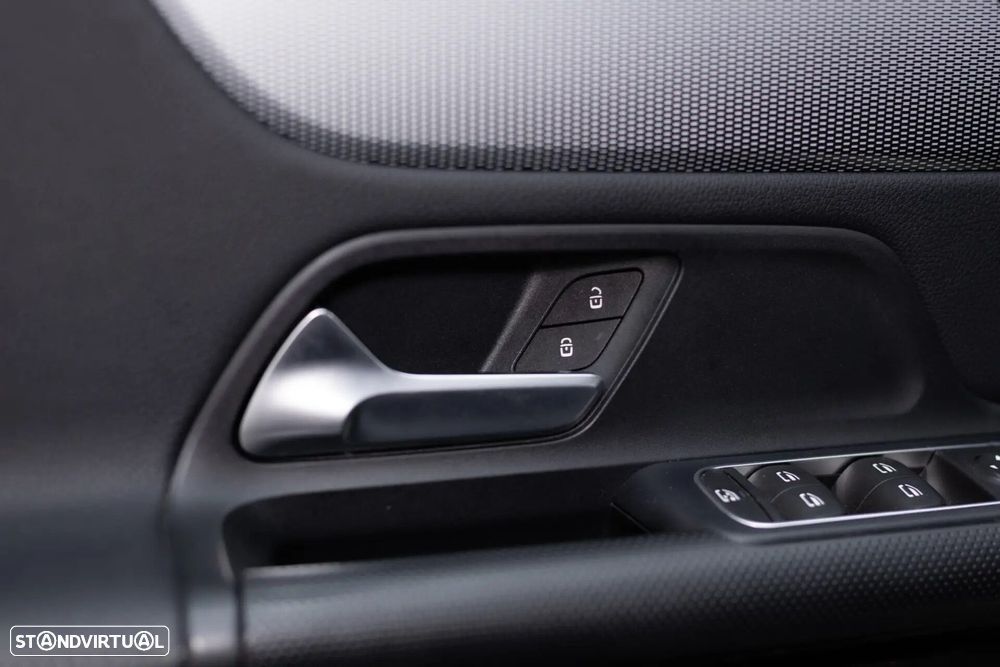 Mercedes-Benz GLA 180 d Business Solutions - 35