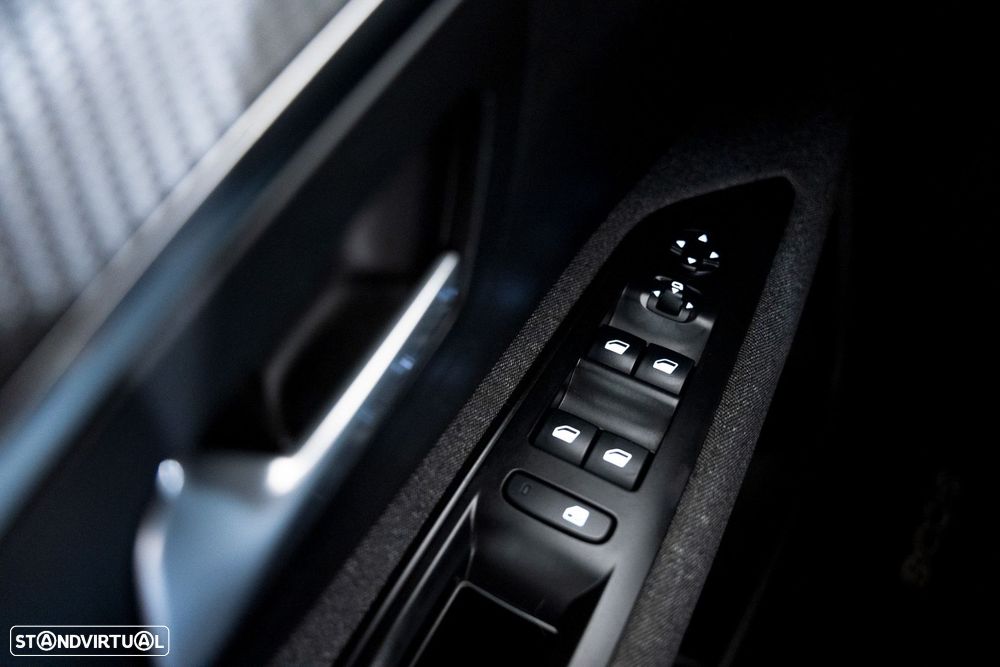 Peugeot 5008 1.2 PureTech Allure EAT8 - 13