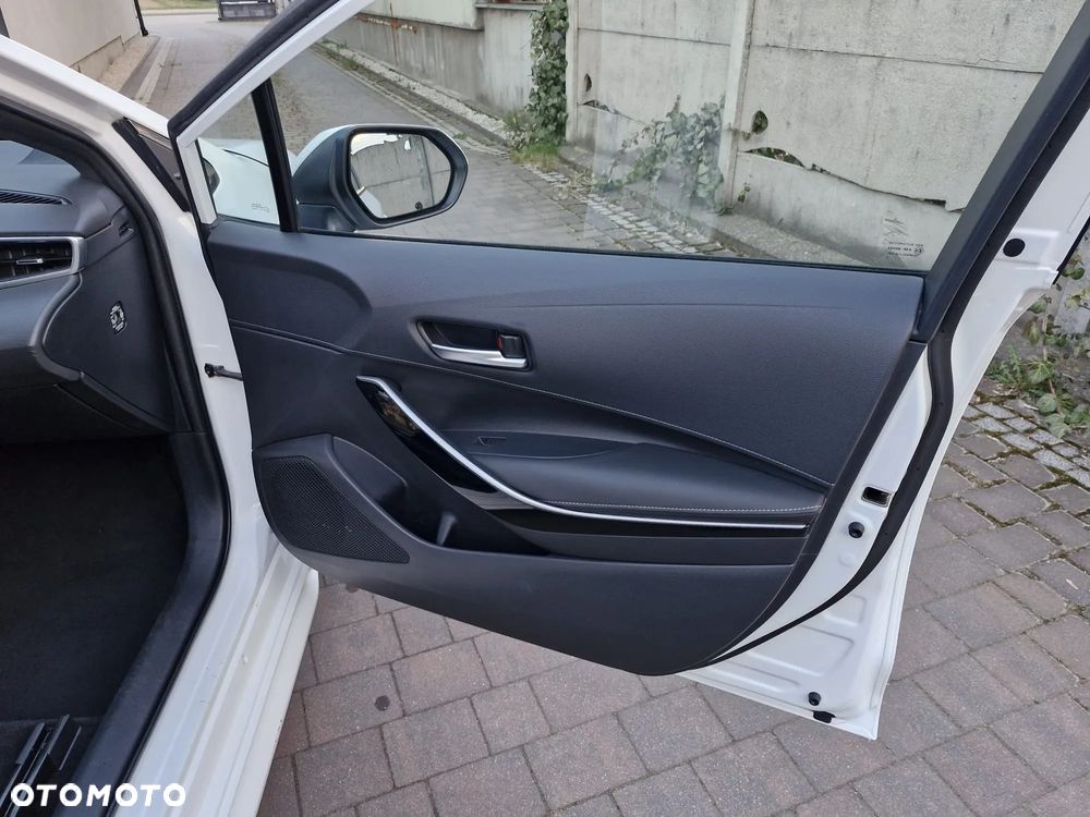 Toyota Corolla 1.8 Hybrid Comfort - 18