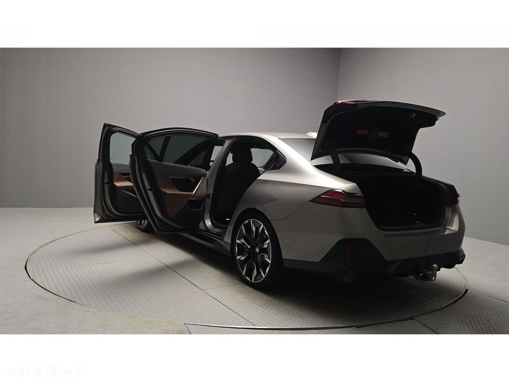 BMW Seria 5 - 11