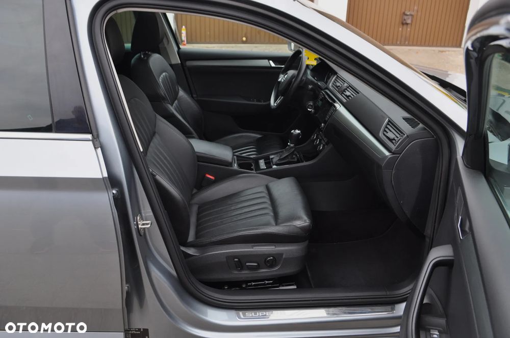 Skoda Superb 2.0 TDI DSG Premium Edition - 29
