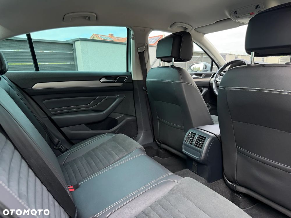 Volkswagen Passat 2.0 TSI Elegance DSG - 22