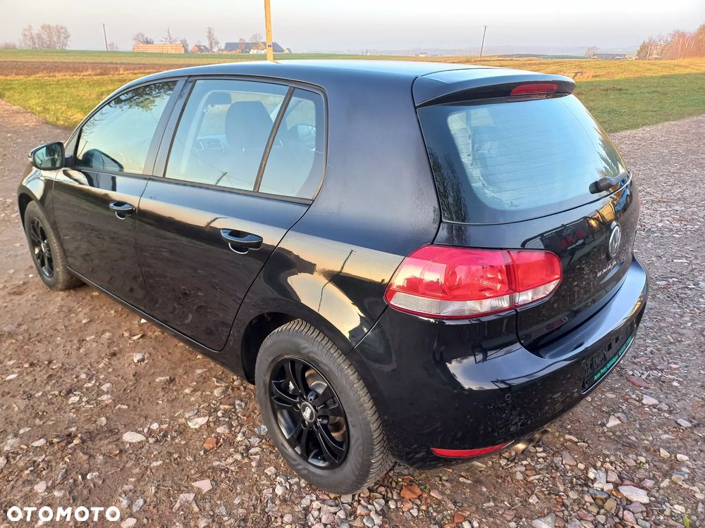 Volkswagen Golf - 6