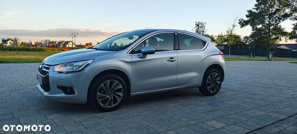 Citroën DS4 1.6 e-HDi SoChic MCP - 3
