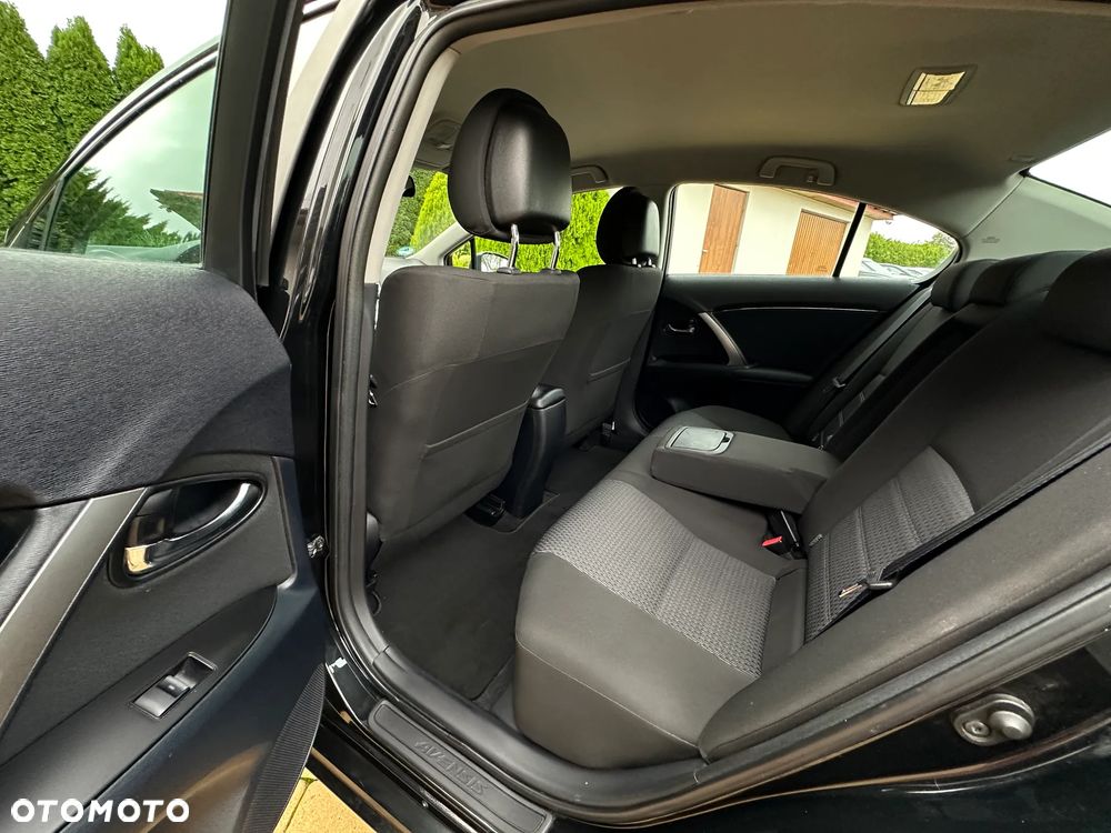 Toyota Avensis - 19