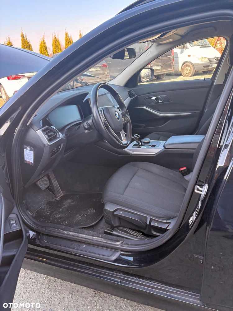 BMW Seria 3 318d - 2