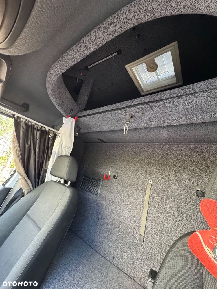 Mercedes-Benz Sprinter - 8