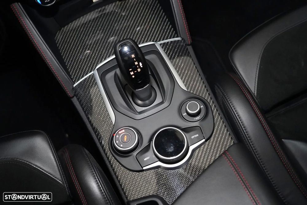 Alfa Romeo Stelvio 2.9 T Quadrifoglio AT8 Q4 - 18