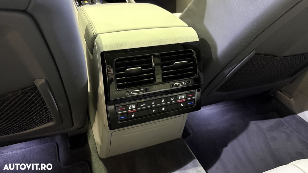 Volkswagen Touareg 3.0 V6 e-Hybrid 4Motion Aut. Elegance - 33