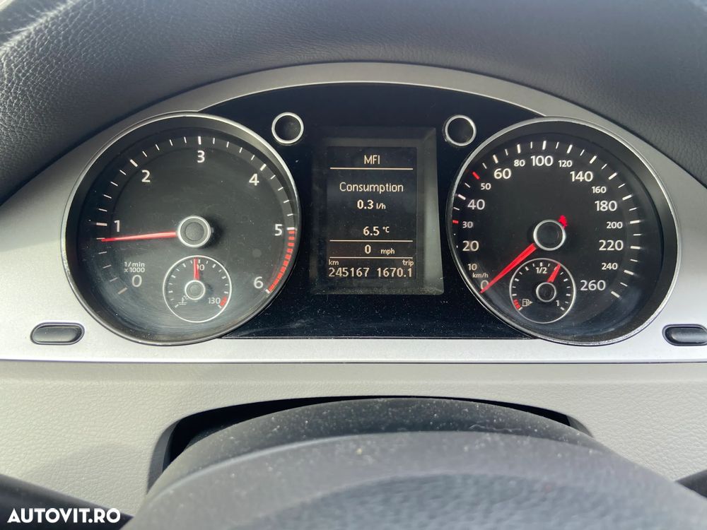 Volkswagen Passat - 8